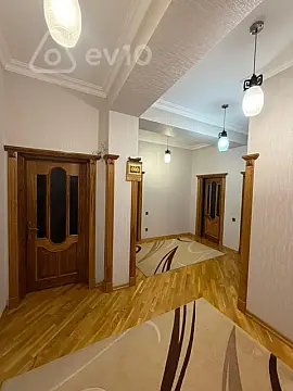 Kirayə verilir 3 otaqlı yeni tikili 130 m²