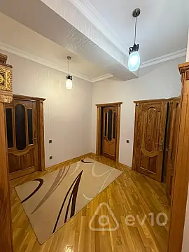 Kirayə verilir 3 otaqlı yeni tikili 130 m²