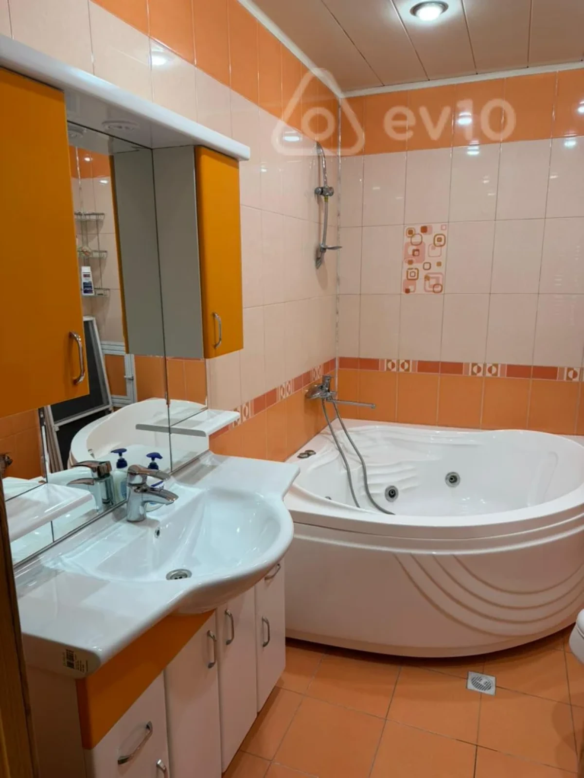 Kirayə verilir 3 otaqlı yeni tikili 130 m²