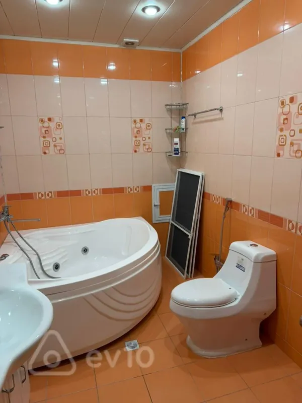 Kirayə verilir 3 otaqlı yeni tikili 130 m²