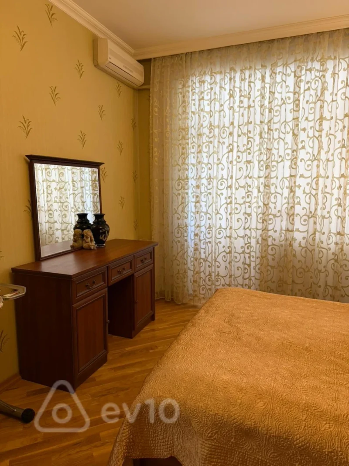 Kirayə verilir 3 otaqlı yeni tikili 130 m²