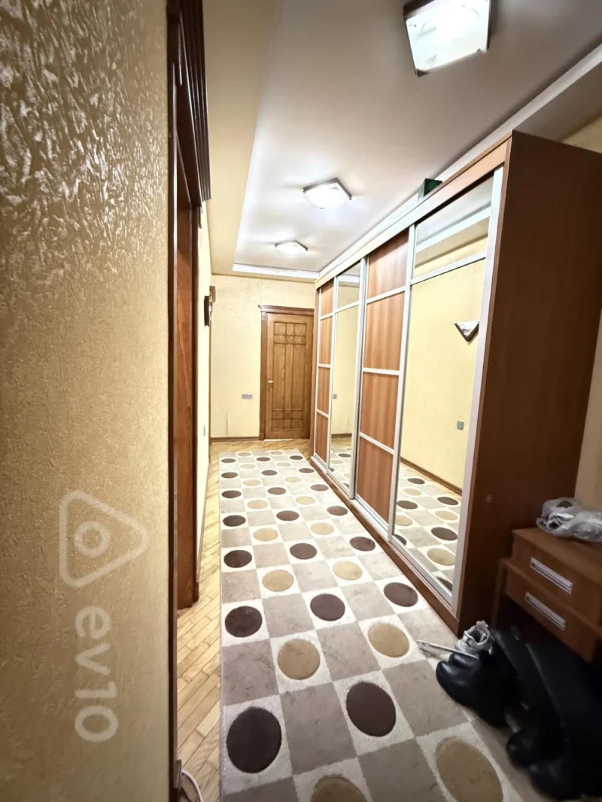 Kirayə verilir 2 otaqlı yeni tikili 90 m²