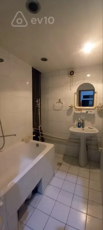 Kirayə verilir 2 otaqlı həyət evi 82.2 m²