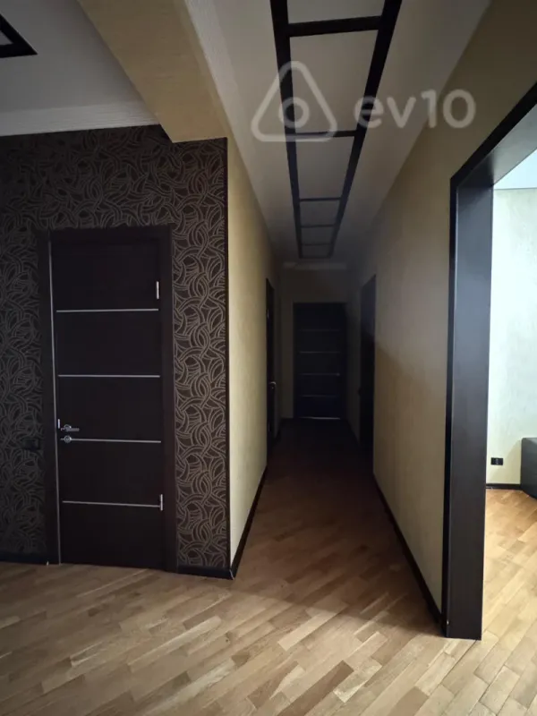 Kirayə verilir 2 otaqlı yeni tikili 110 m²