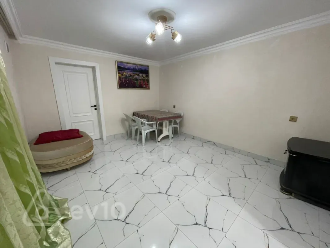 Kirayə verilir 2 otaqlı həyət evi 50 m²