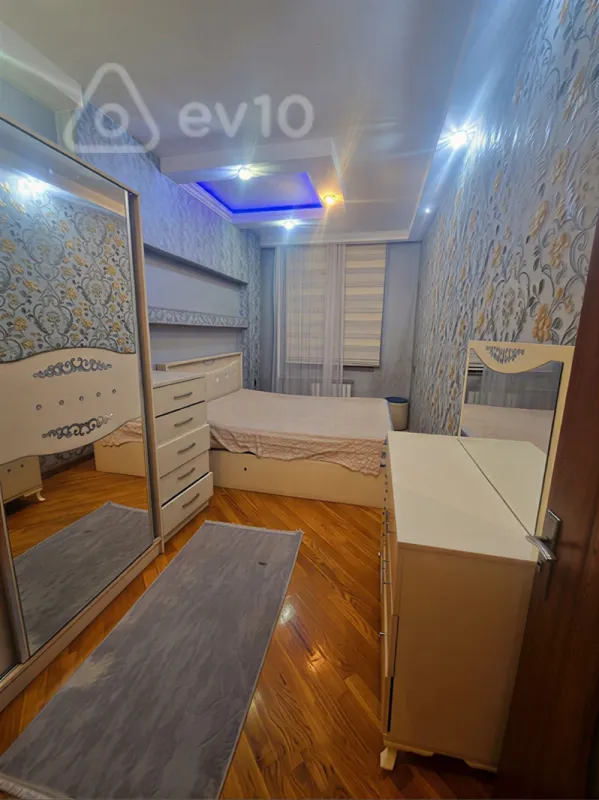 Kirayə verilir 3 otaqlı köhnə tikili 60 m²