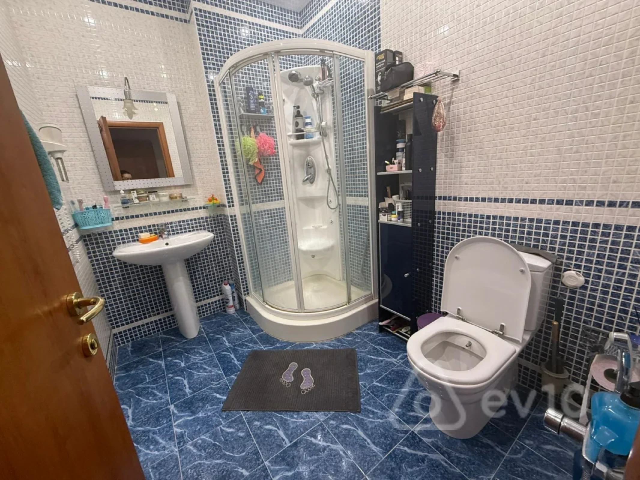 Kirayə verilir 4 otaqlı yeni tikili 200 m²