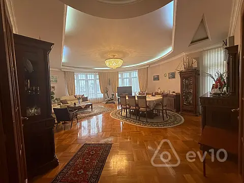 Kirayə verilir 4 otaqlı yeni tikili 200 m² — Bakı, Nəsimi 4 otaq 200.00 m²