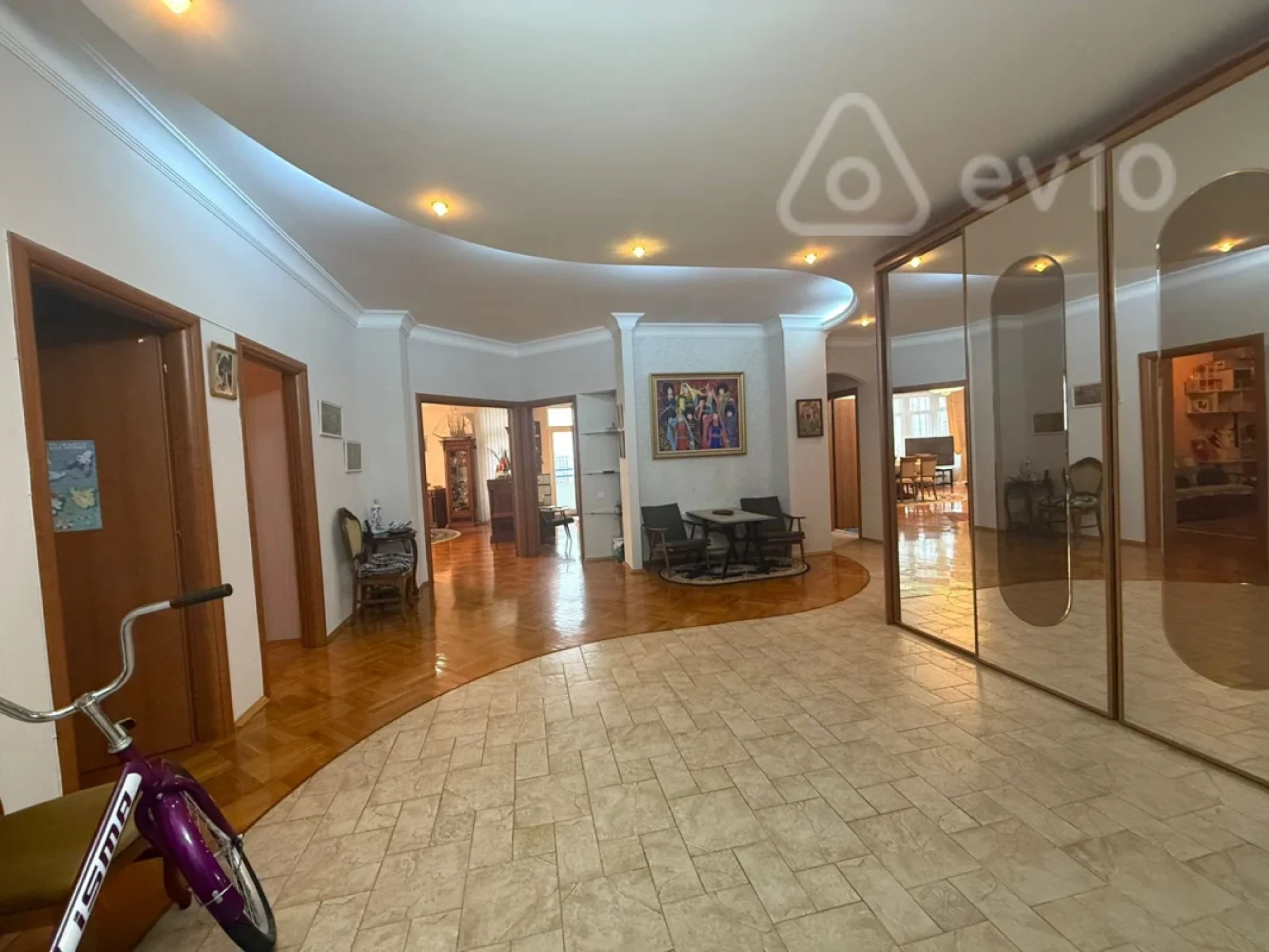 Kirayə verilir 4 otaqlı yeni tikili 200 m²