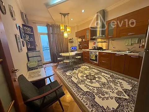 Kirayə verilir 4 otaqlı yeni tikili 200 m²