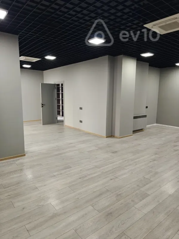 Kirayə verilir 2 otaqlı ofis 92.7 m²