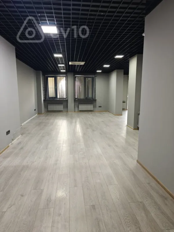 Kirayə verilir 2 otaqlı ofis 92.7 m²