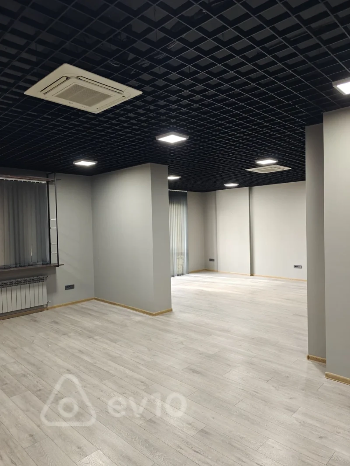 Kirayə verilir 2 otaqlı ofis 92.7 m²