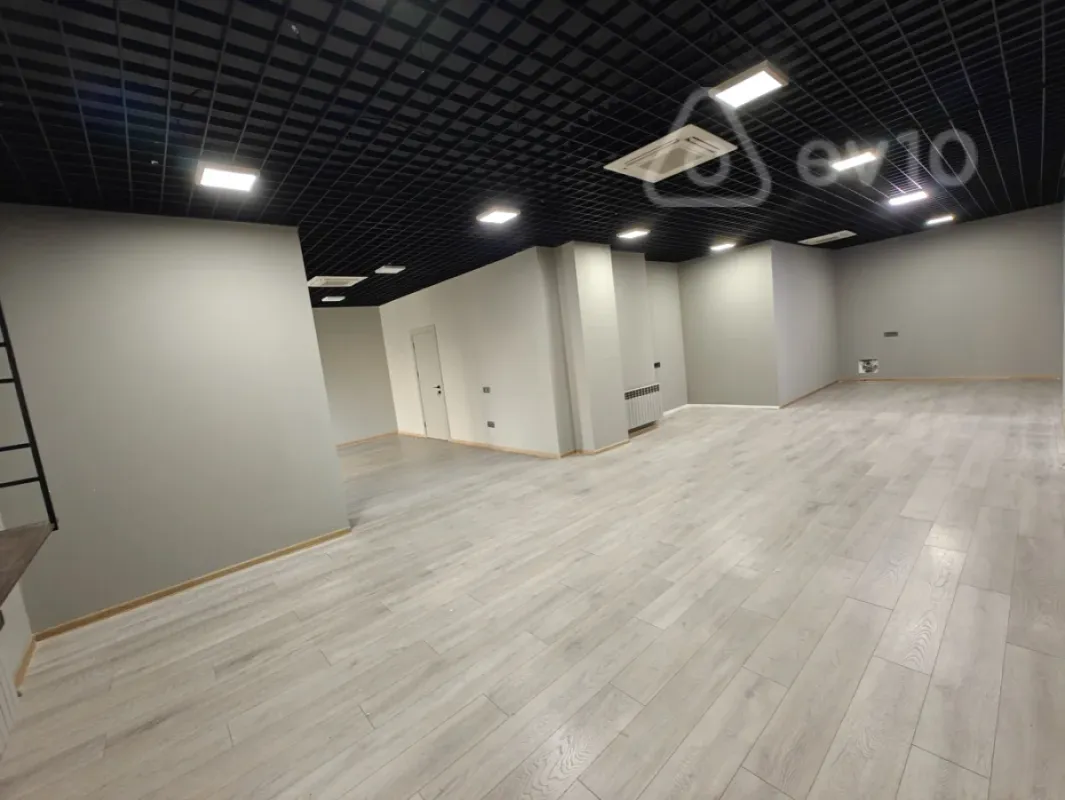 Kirayə verilir 2 otaqlı ofis 92.7 m²