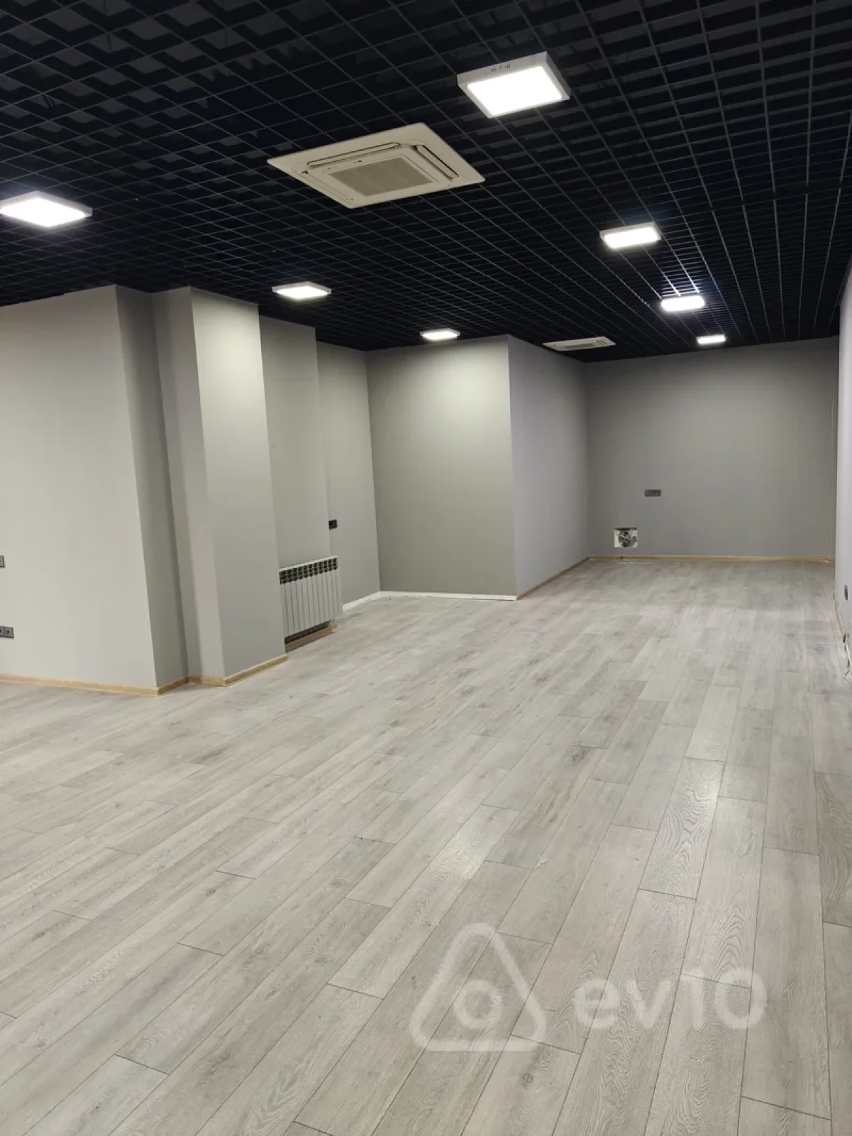 Kirayə verilir 2 otaqlı ofis 92.7 m²