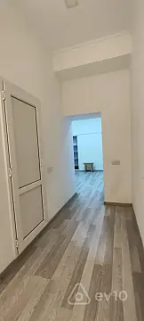 Kirayə verilir 5 otaqlı ofis 80 m²