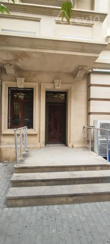 Kirayə verilir 5 otaqlı ofis 80 m²