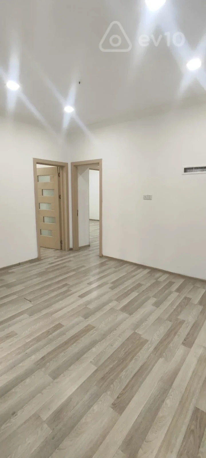 Kirayə verilir 5 otaqlı ofis 80 m²