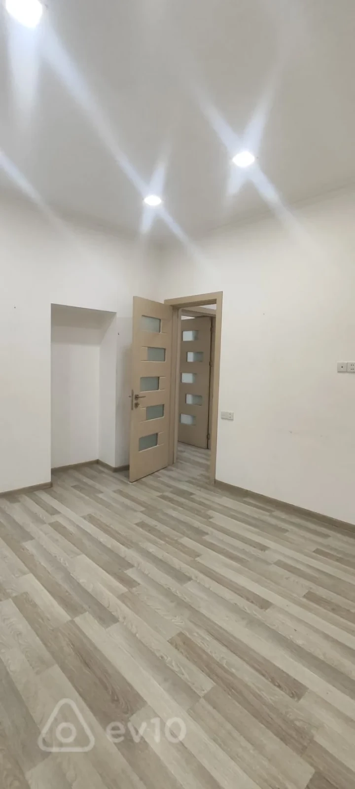 Kirayə verilir 5 otaqlı ofis 80 m²