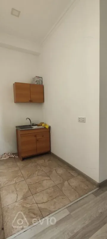Kirayə verilir 5 otaqlı ofis 80 m²
