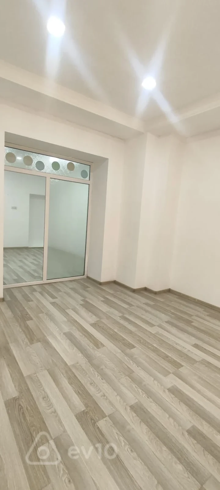 Kirayə verilir 5 otaqlı ofis 80 m²