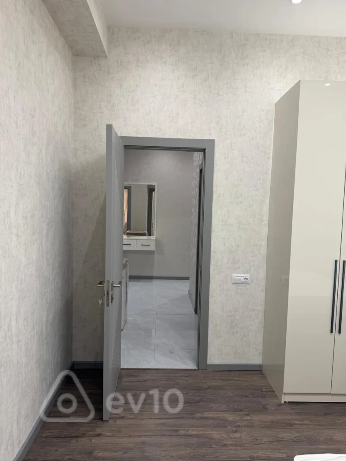 Kirayə verilir 2 otaqlı yeni tikili 91 m²