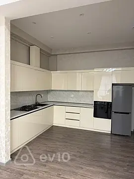 Kirayə verilir 2 otaqlı yeni tikili 91 m²