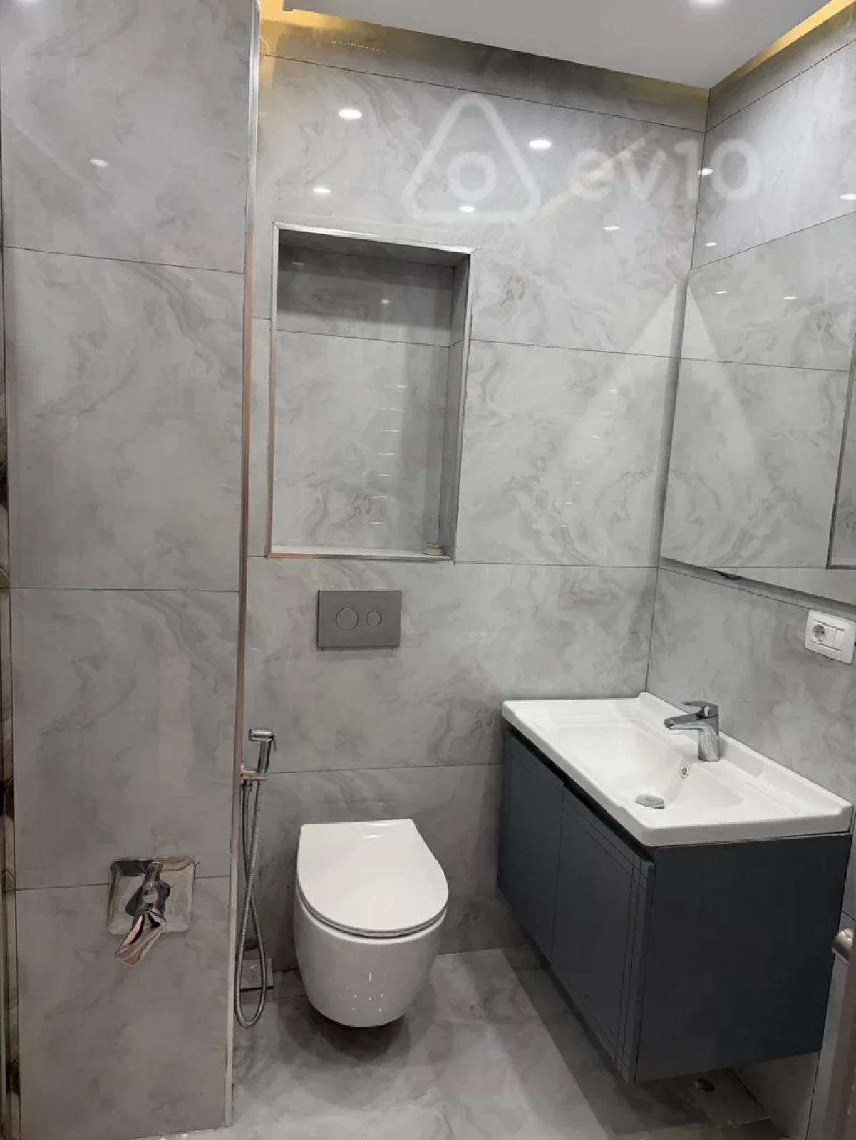 Kirayə verilir 2 otaqlı yeni tikili 91 m²
