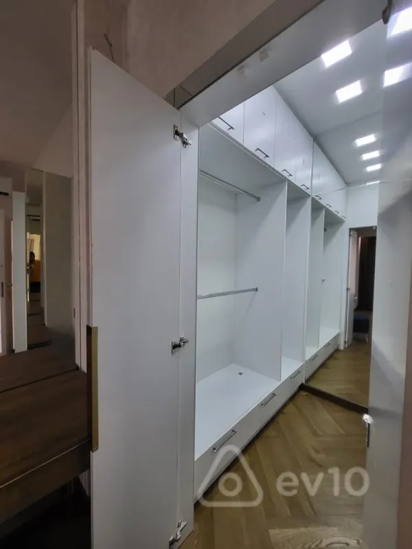 Kirayə verilir 3 otaqlı yeni tikili 70 m²