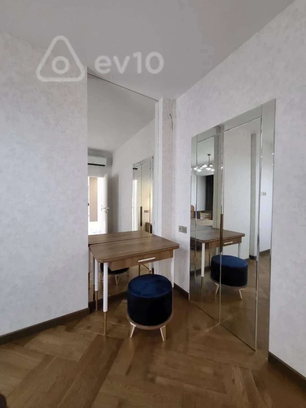 Kirayə verilir 3 otaqlı yeni tikili 70 m²