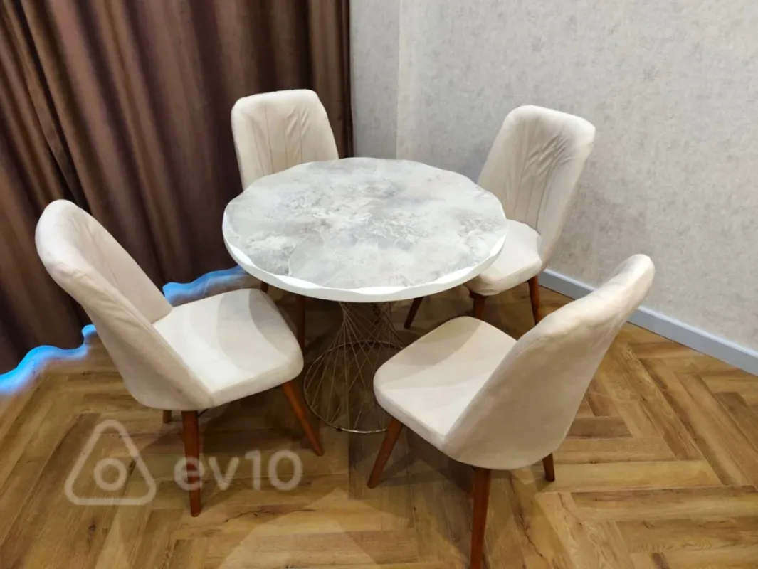 Kirayə verilir 3 otaqlı yeni tikili 70 m²