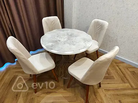 Kirayə verilir 3 otaqlı yeni tikili 70 m²