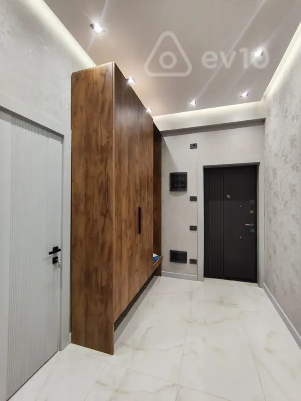 Kirayə verilir 3 otaqlı yeni tikili 70 m²
