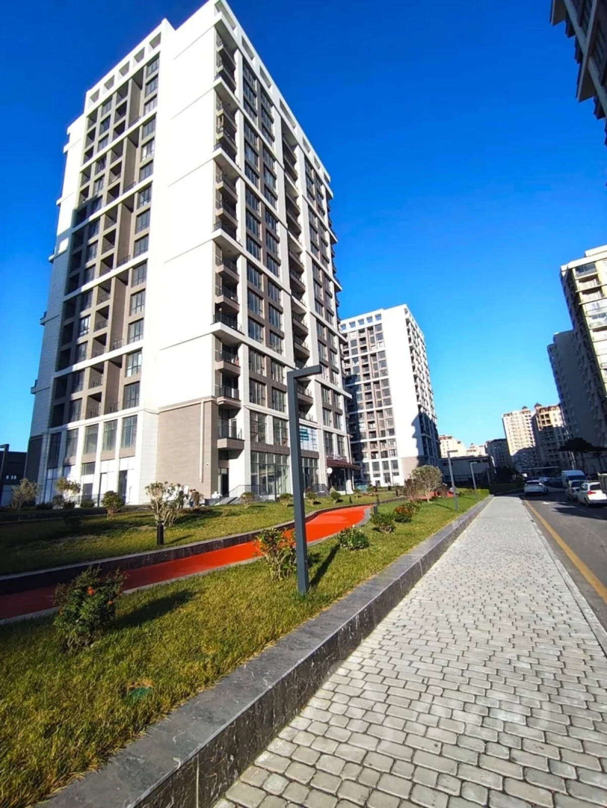 Kirayə verilir 3 otaqlı yeni tikili 70 m²