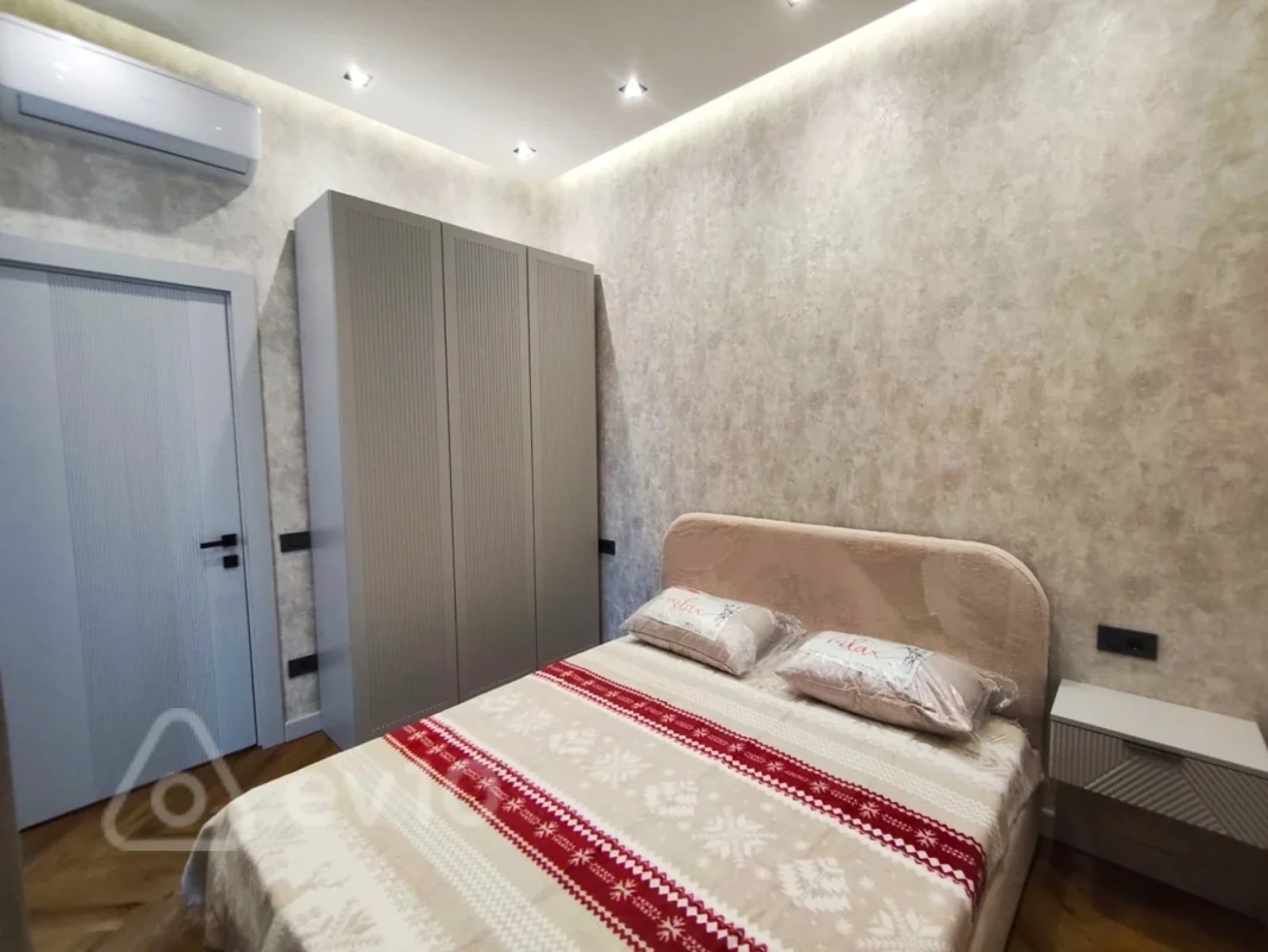 Kirayə verilir 3 otaqlı yeni tikili 70 m²