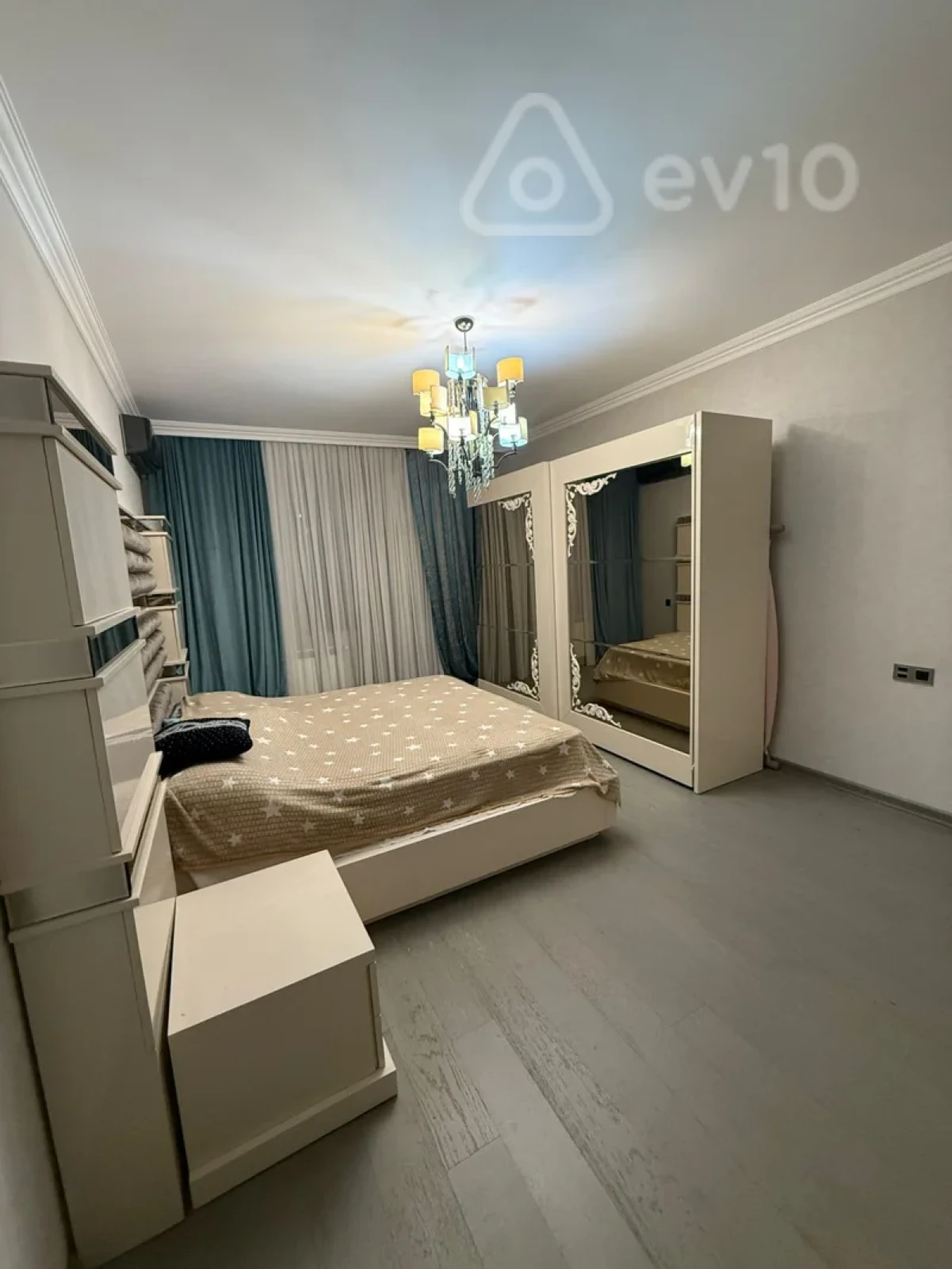 Kirayə verilir 2 otaqlı yeni tikili 95 m²