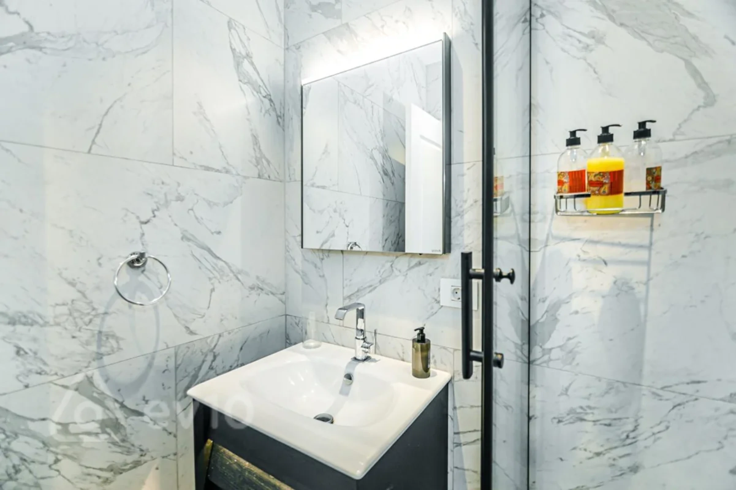 Kirayə verilir 3 otaqlı yeni tikili 100 m²