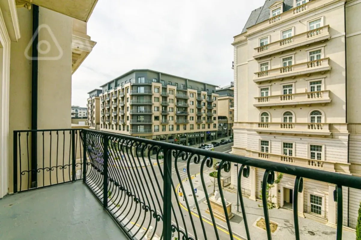 Kirayə verilir 3 otaqlı yeni tikili 100 m²