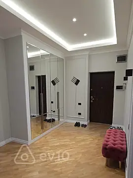 Kirayə verilir 3 otaqlı yeni tikili 140 m²