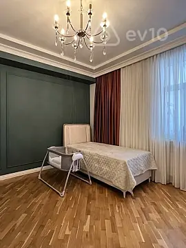 Kirayə verilir 3 otaqlı yeni tikili 140 m²