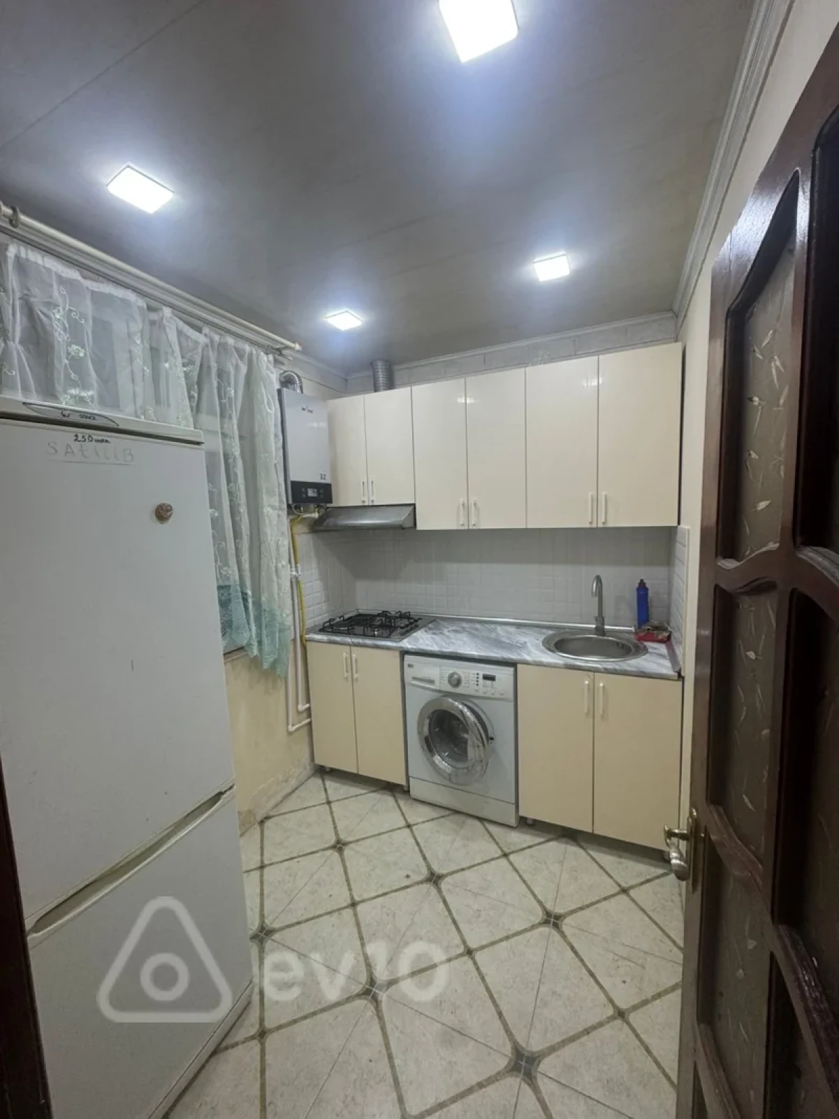 Kirayə verilir 2 otaqlı yeni tikili 52 m²