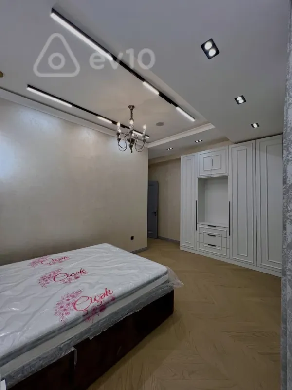 Kirayə verilir 3 otaqlı yeni tikili 117 m²