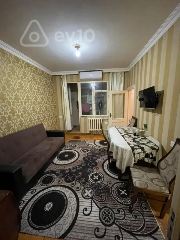 Kirayə verilir 3 otaqlı köhnə tikili 55 m²