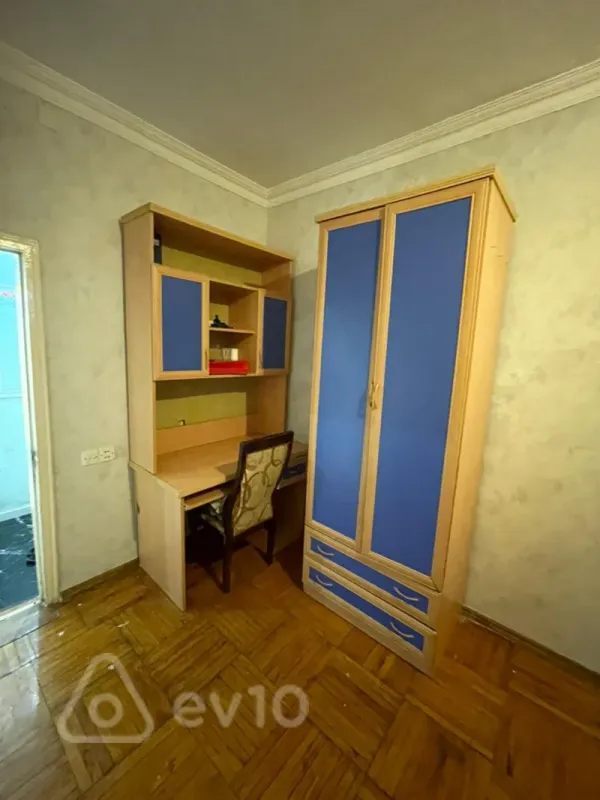 Kirayə verilir 3 otaqlı köhnə tikili 55 m²