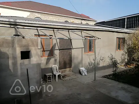 Satılır 4 otaqlı həyət evi 100 m²