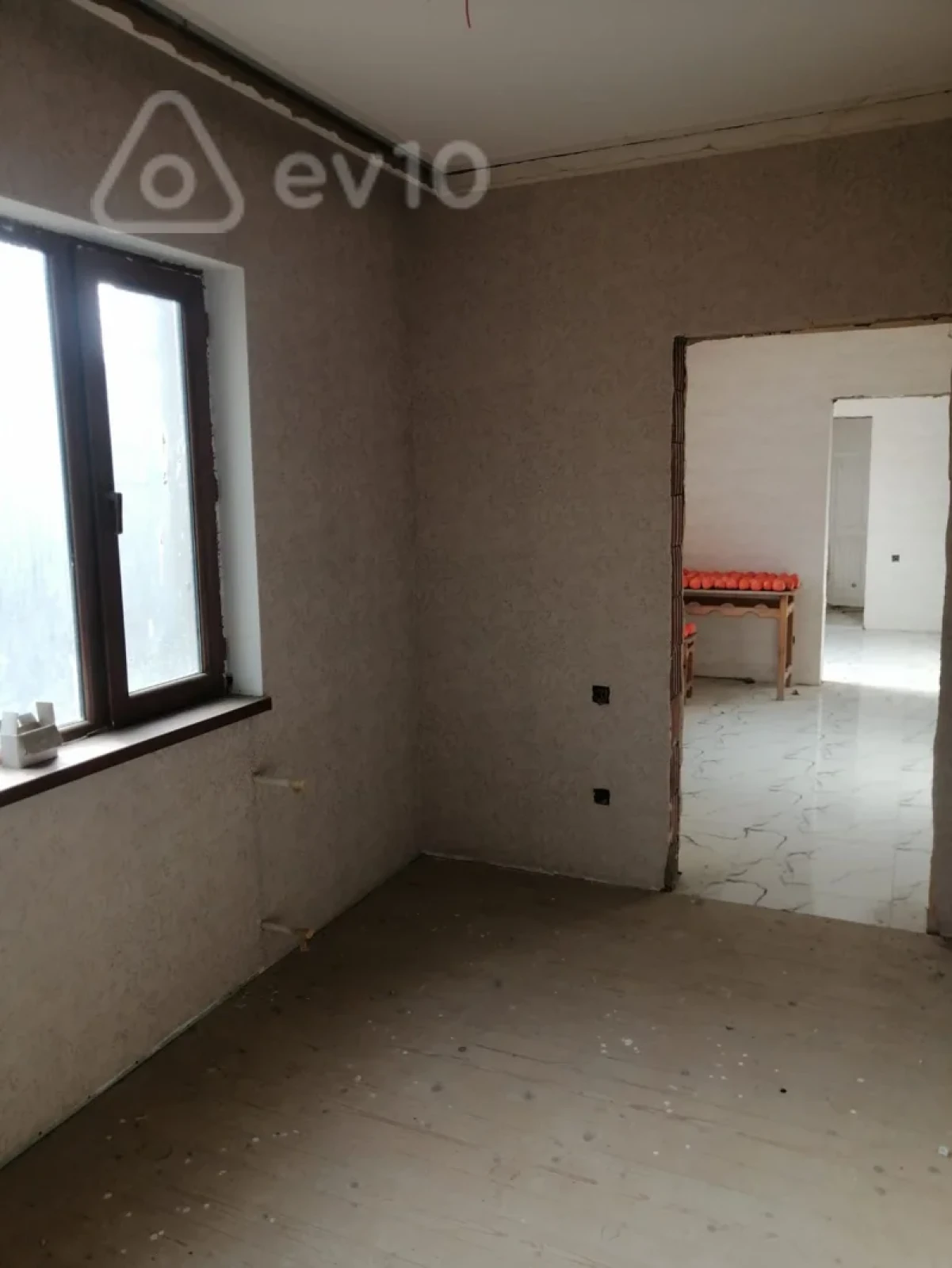 Satılır 4 otaqlı həyət evi 100 m²