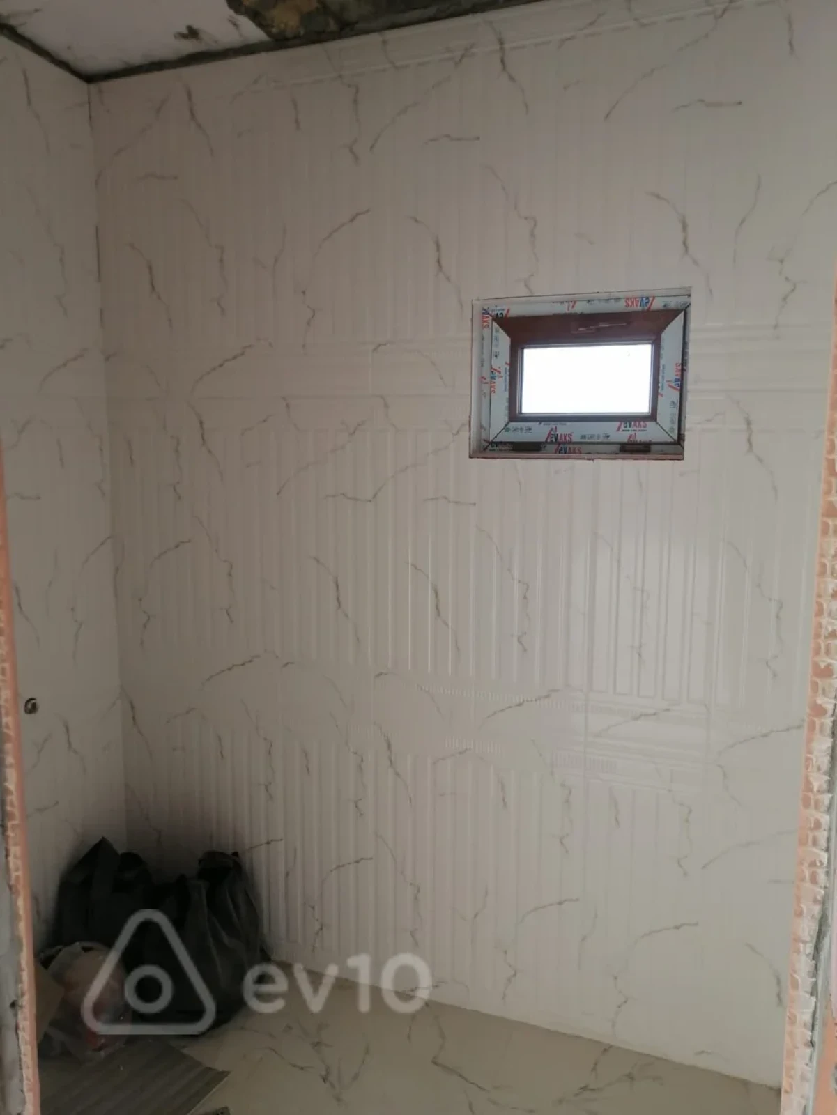 Satılır 4 otaqlı həyət evi 100 m²