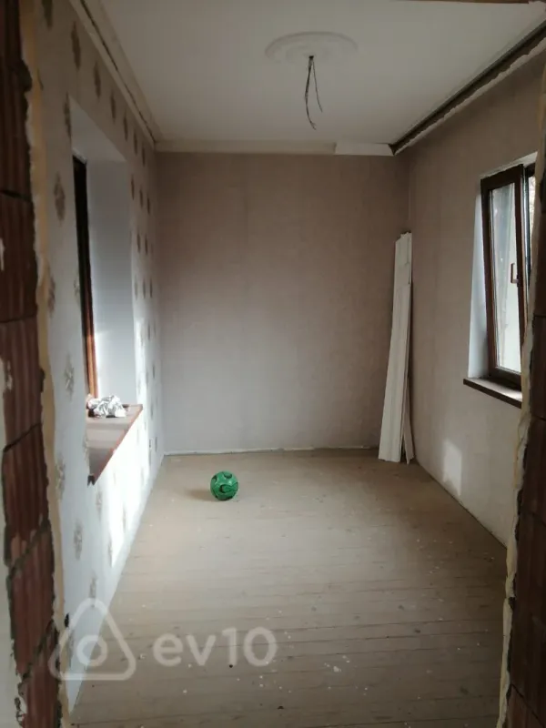 Satılır 4 otaqlı həyət evi 100 m²