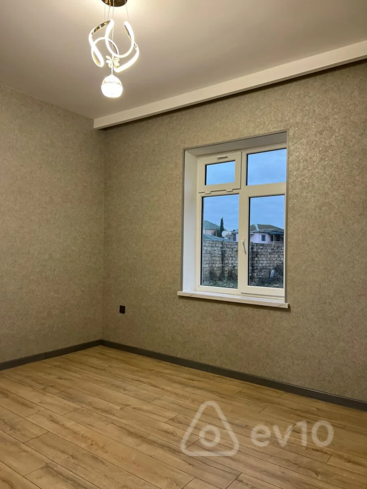 Satılır 4 otaqlı həyət evi 120 m²