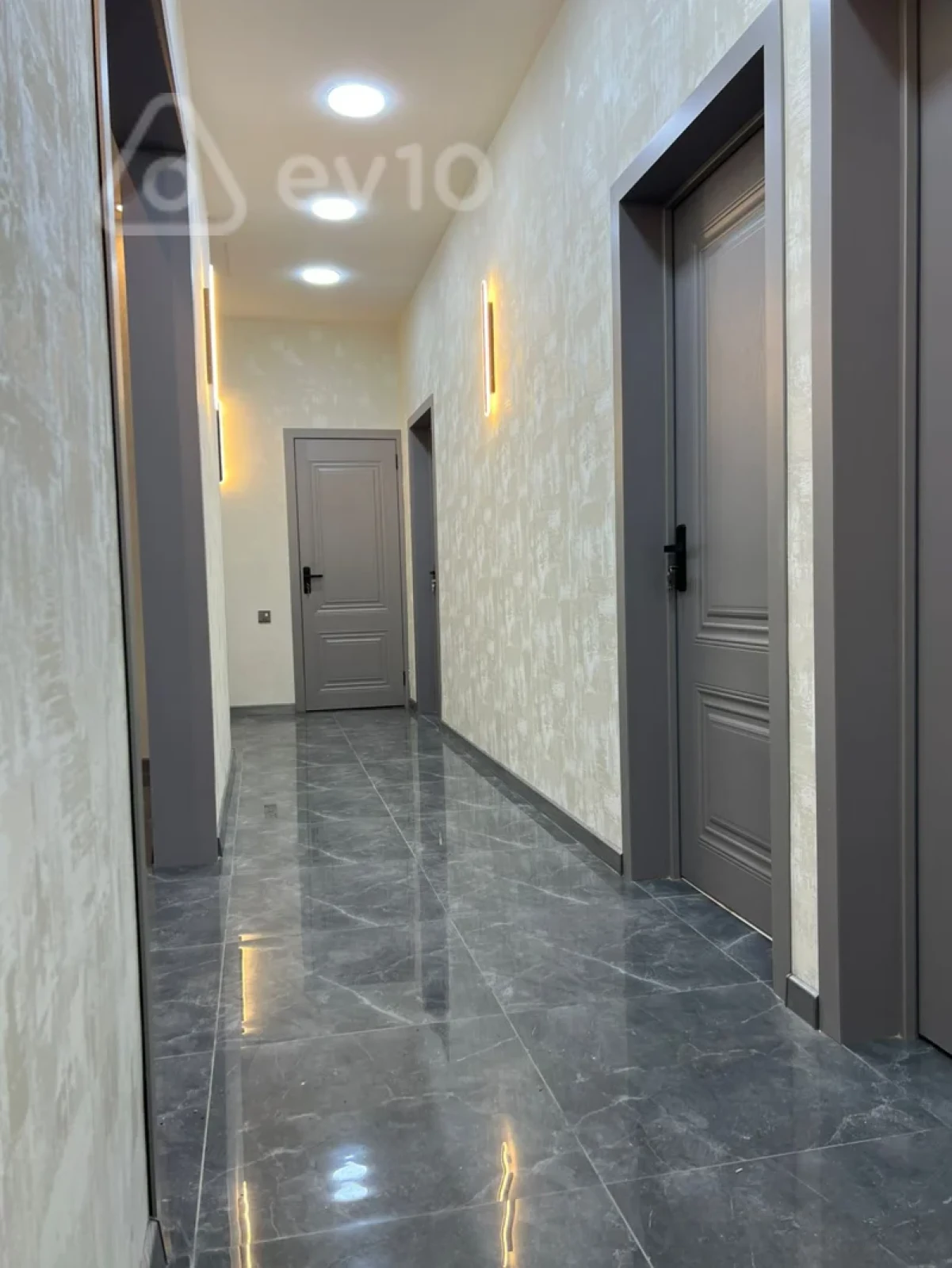 Satılır 4 otaqlı həyət evi 120 m²